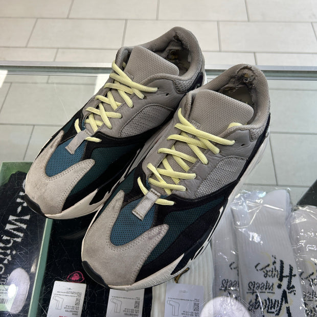 Yeezy 700 Wave Runner