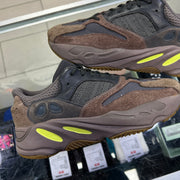 Yeezy 700 Mauve