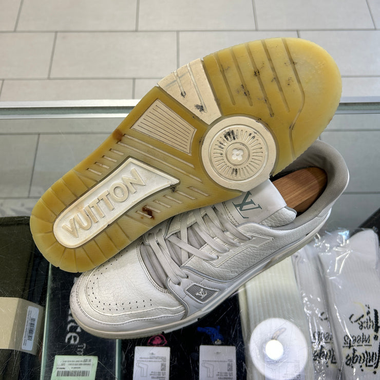 Louis Vuitton Trainer White Signature