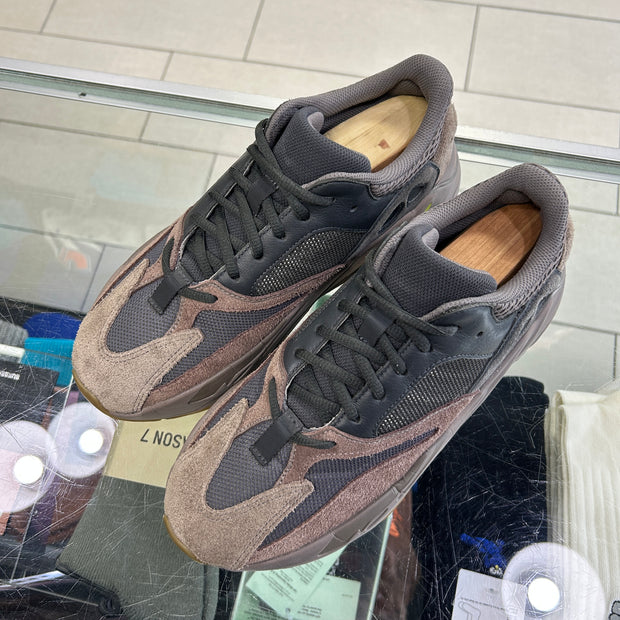 Yeezy 700 Mauve
