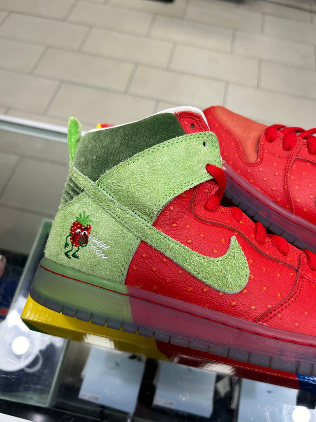 Nike SB Dunk High Strawberry Cough