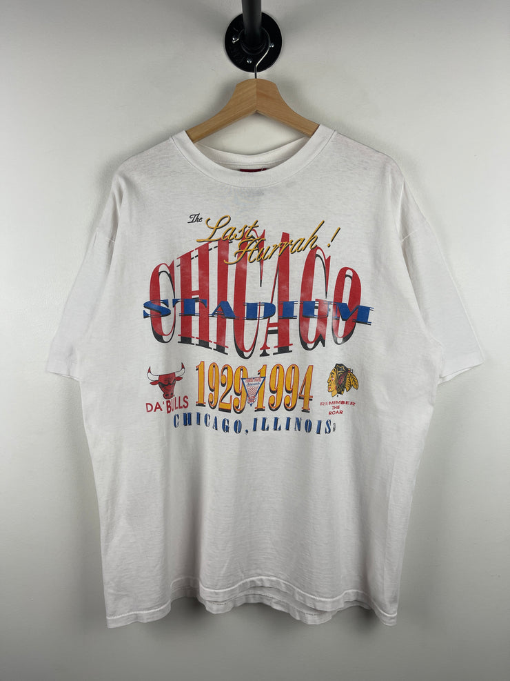 Vintage 90s NBA NHL Chicago Bulls & Blackhawks Stadium White Tee