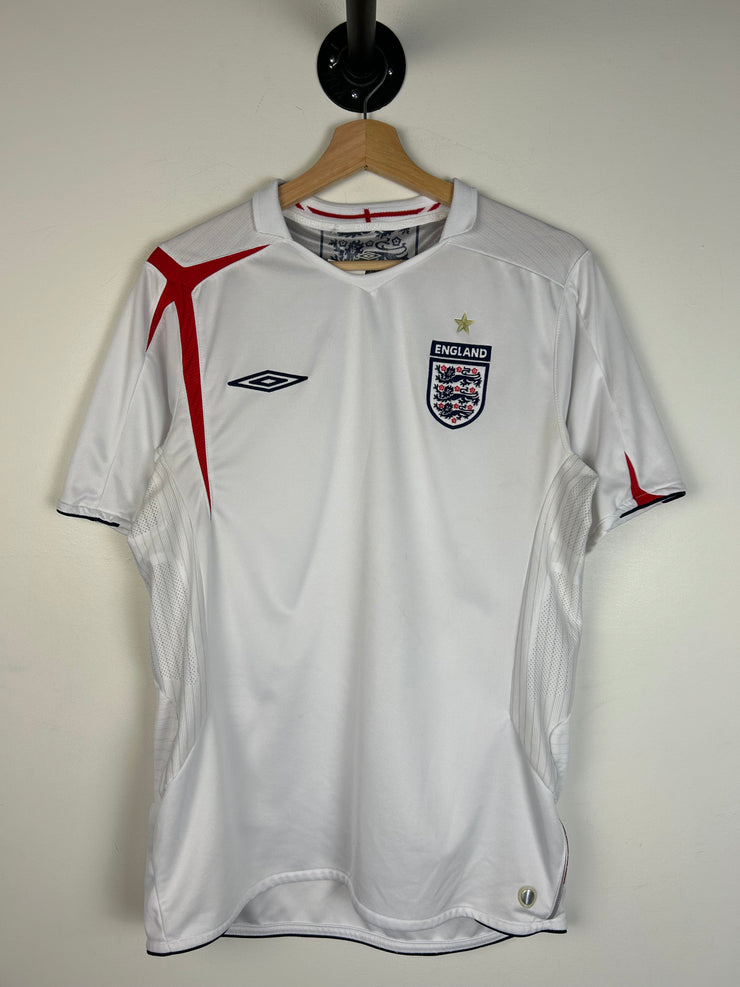 Vintage Y2K Umbro England White Soccer Jersey