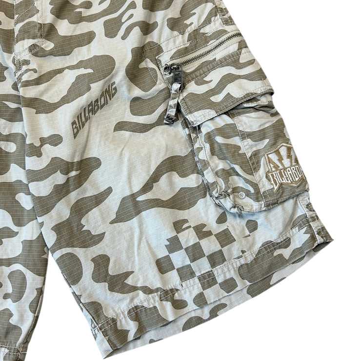 Vintage Y2K Billabong Baggy Camo Cargo Shorts