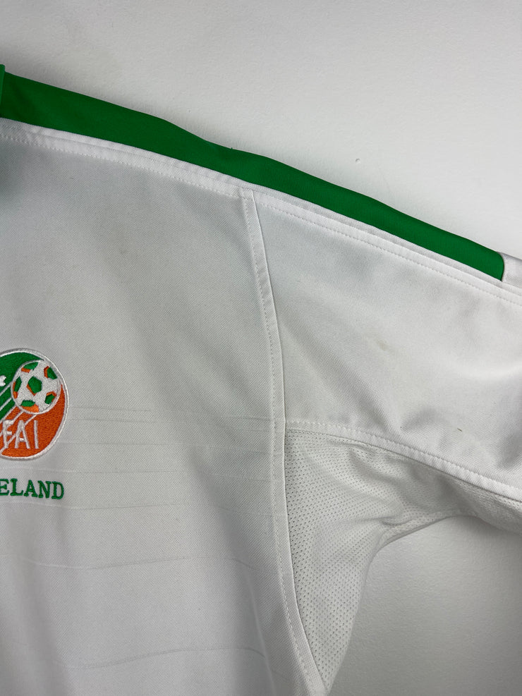 Vintage 2003-2005 Umbro Ireland National Football Team Away White Soccer Jersey