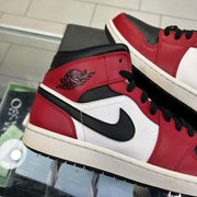 Jordan 1 Mid Chicago Toe