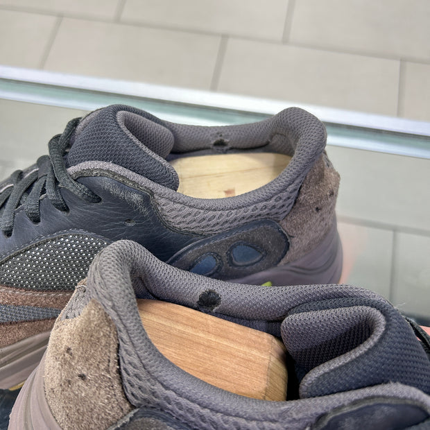 Yeezy 700 Mauve