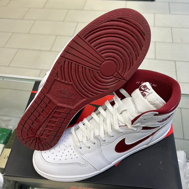 Jordan 1 Metallic Burgundy 85&