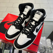 Jordan 1 Black White 85’