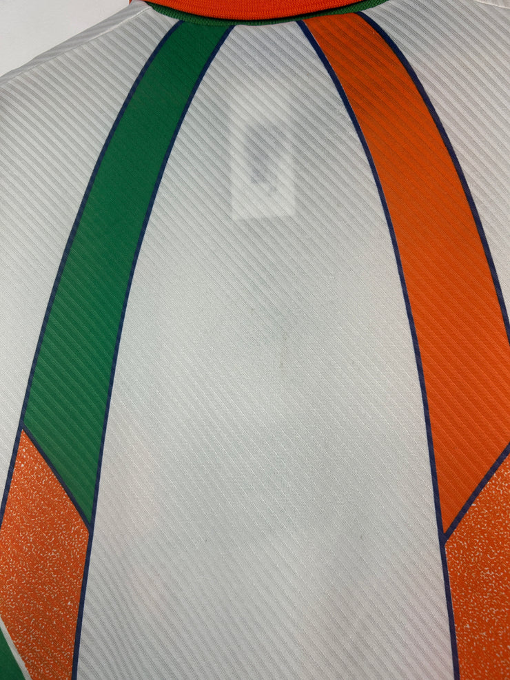 Vintage 1994-1996 Umbro Republic Of Ireland Away Soccer Jersey