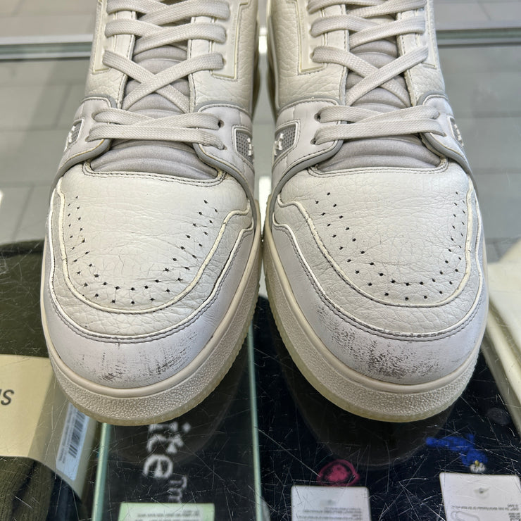 Louis Vuitton Trainer White Signature