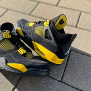 Jordan 4 Thunder 2023