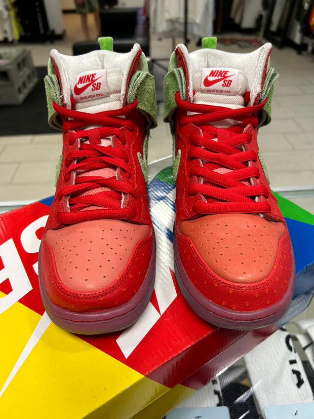 Nike SB Dunk High Strawberry Cough