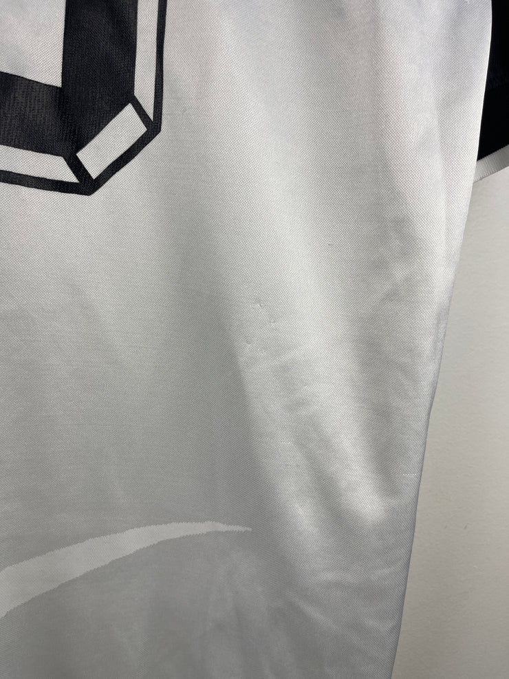 Vintage 90s Nike 00 White & Black Soccer Jersey