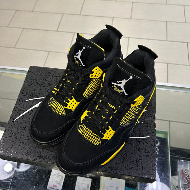 Jordan 4 Thunder 2023