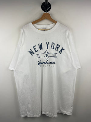 Vintage 2000 MLB New York Yankees Baseball White Tee