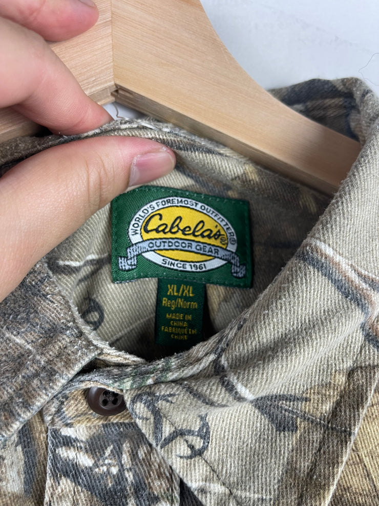 Vintage Cabellas Real Tree Camo Button Up Long Sleeve Shirt
