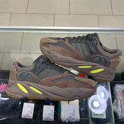 Yeezy 700 Mauve