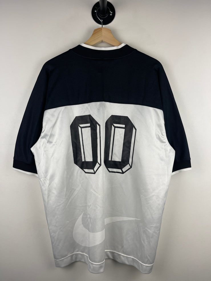 Vintage 90s Nike 00 White & Black Soccer Jersey