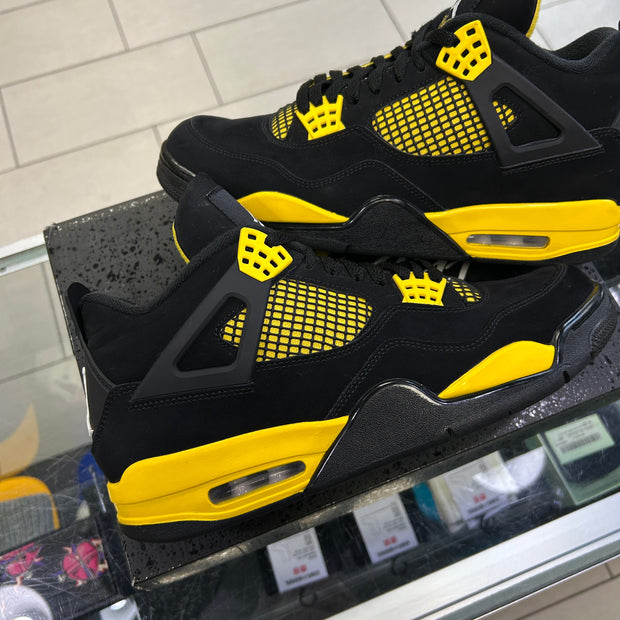 Jordan 4 Thunder 2023