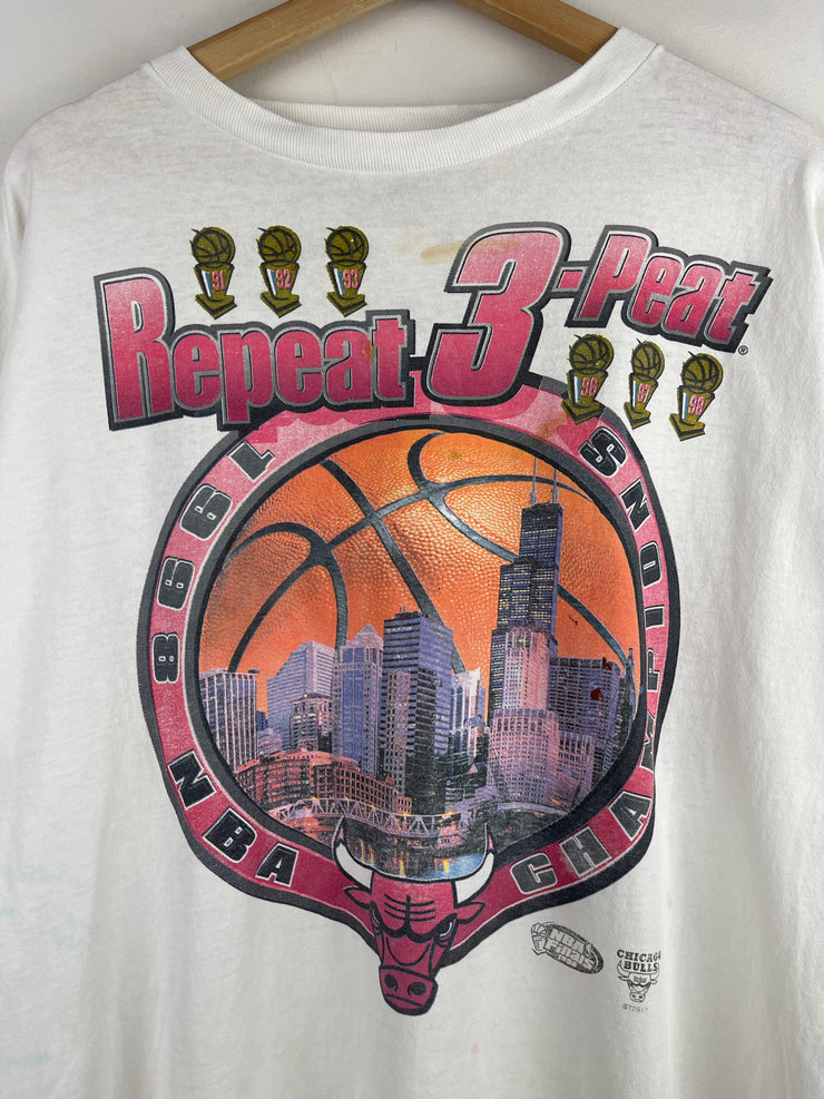 Vintage 90s NBA Starter Chicago Bulls Repeat 3 Peat White Tee