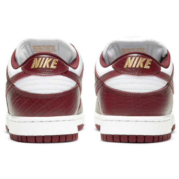 Nike x Supreme SB Dunk Low Stars Barkroot Brown